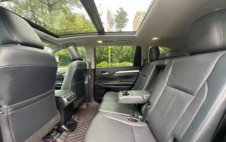 Toyota Highlander III, 2021 год, 2 735 000 рублей, 13 фотография