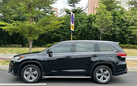 Toyota Highlander III, 2021 год, 2 735 000 рублей, 4 фотография