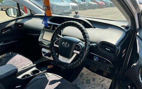 Toyota Prius IV XW50, 2018 год, 1 599 000 рублей, 10 фотография
