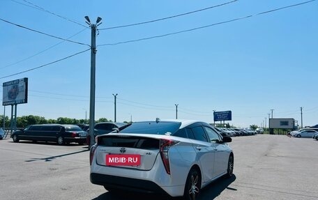 Toyota Prius IV XW50, 2018 год, 1 599 000 рублей, 6 фотография