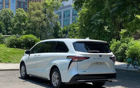 Toyota Sienna, 2022 год, 3 759 810 рублей, 6 фотография