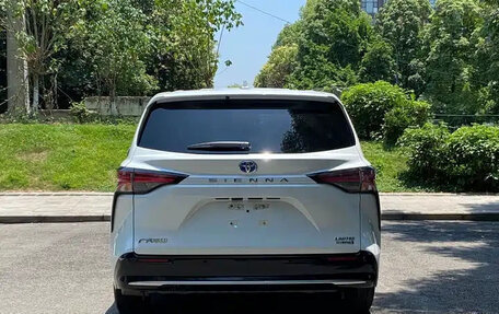 Toyota Sienna, 2022 год, 3 759 810 рублей, 5 фотография