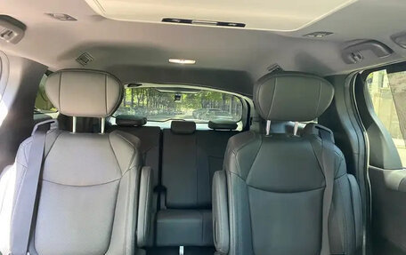 Toyota Sienna, 2022 год, 3 759 810 рублей, 21 фотография