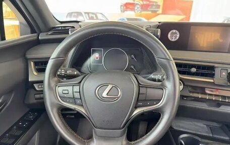 Lexus UX I, 2022 год, 2 400 000 рублей, 9 фотография