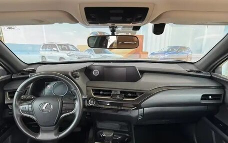 Lexus UX I, 2022 год, 2 400 000 рублей, 7 фотография