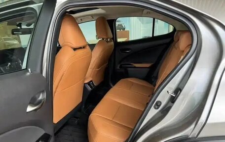 Lexus UX I, 2022 год, 2 400 000 рублей, 10 фотография