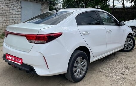 KIA Rio IV, 2021 год, 900 000 рублей, 3 фотография