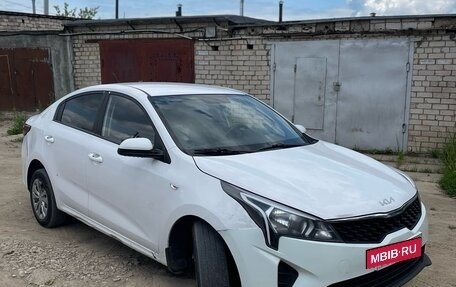 KIA Rio IV, 2021 год, 900 000 рублей, 2 фотография