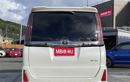 Toyota Noah III, 2021 год, 2 104 000 рублей, 4 фотография
