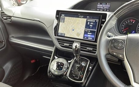 Toyota Noah III, 2021 год, 2 104 000 рублей, 11 фотография