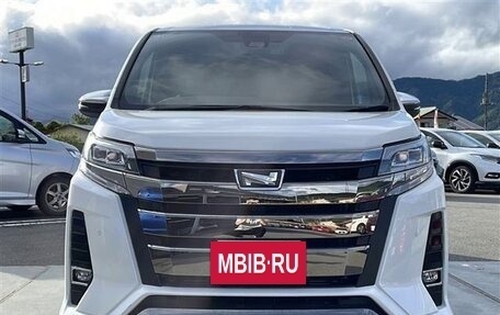 Toyota Noah III, 2021 год, 2 104 000 рублей, 8 фотография