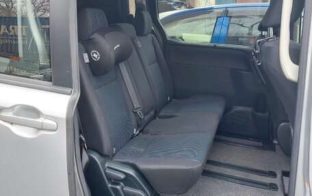 Toyota Noah III, 2018 год, 2 250 000 рублей, 12 фотография