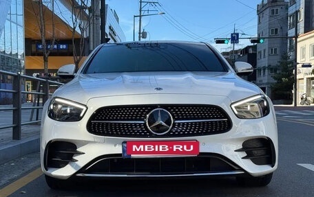 Mercedes-Benz E-Класс, 2022 год, 3 600 000 рублей, 2 фотография