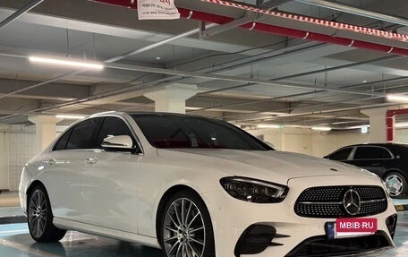 Mercedes-Benz E-Класс, 2022 год, 3 600 000 рублей, 3 фотография