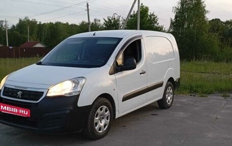 Peugeot Partner II рестайлинг 2, 2016 год, 1 250 000 рублей, 3 фотография