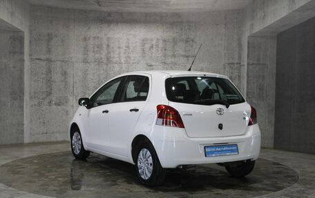 Toyota Yaris III рестайлинг, 2009 год, 543 000 рублей, 8 фотография