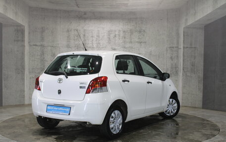 Toyota Yaris III рестайлинг, 2009 год, 543 000 рублей, 6 фотография