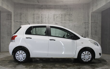 Toyota Yaris III рестайлинг, 2009 год, 543 000 рублей, 5 фотография