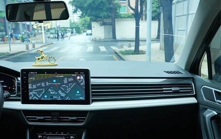 Volkswagen Tiguan II, 2022 год, 2 300 000 рублей, 14 фотография