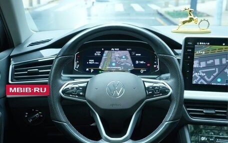 Volkswagen Tiguan II, 2022 год, 2 300 000 рублей, 10 фотография