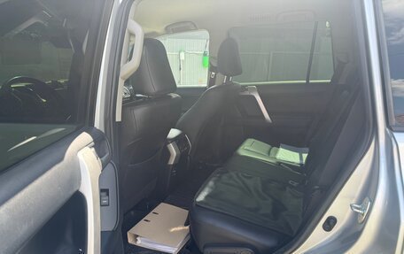 Toyota Land Cruiser Prado 150 рестайлинг 2, 2020 год, 6 500 000 рублей, 6 фотография