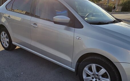 Volkswagen Polo VI (EU Market), 2013 год, 750 000 рублей, 3 фотография