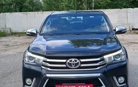 Toyota Hilux VIII, 2017 год, 2 250 000 рублей, 4 фотография