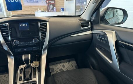 Mitsubishi Pajero Sport III рестайлинг, 2018 год, 2 779 000 рублей, 15 фотография