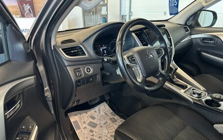 Mitsubishi Pajero Sport III рестайлинг, 2018 год, 2 779 000 рублей, 10 фотография