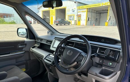 Honda Stepwgn IV, 2016 год, 1 800 000 рублей, 7 фотография