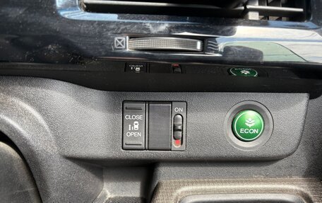 Honda Stepwgn IV, 2016 год, 1 800 000 рублей, 17 фотография