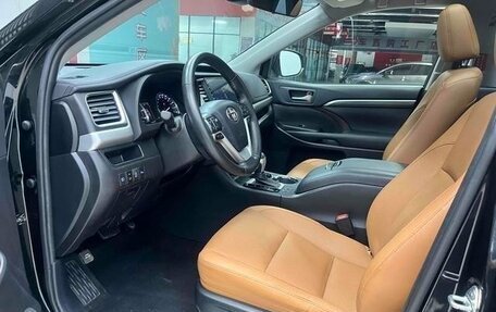 Toyota Highlander, 2021 год, 2 743 000 рублей, 9 фотография