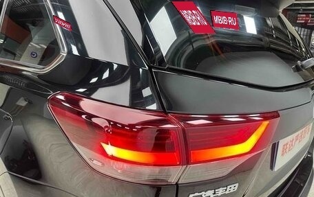 Toyota Highlander, 2021 год, 2 743 000 рублей, 18 фотография