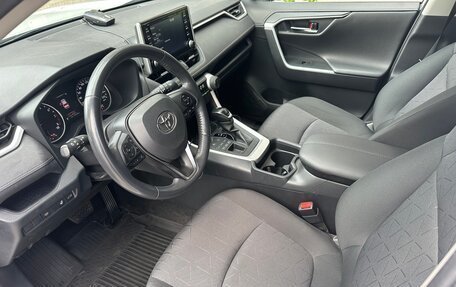Toyota RAV4, 2021 год, 3 290 000 рублей, 10 фотография