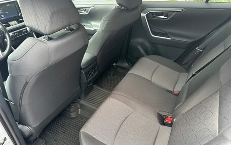 Toyota RAV4, 2021 год, 3 290 000 рублей, 12 фотография