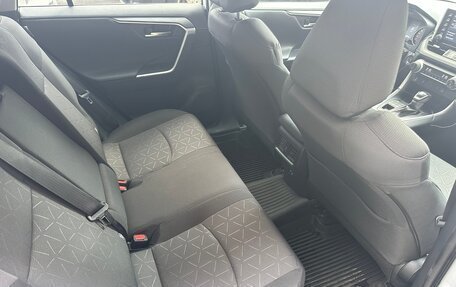 Toyota RAV4, 2021 год, 3 290 000 рублей, 11 фотография