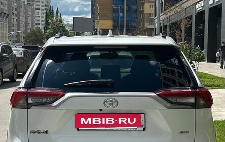 Toyota RAV4, 2021 год, 3 290 000 рублей, 4 фотография