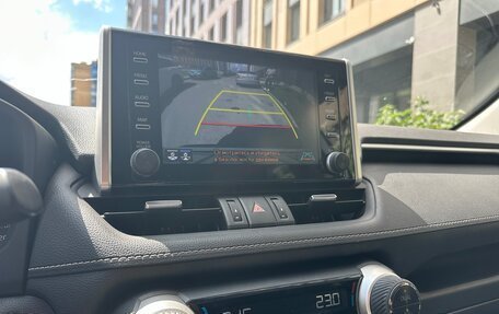 Toyota RAV4, 2021 год, 3 290 000 рублей, 15 фотография