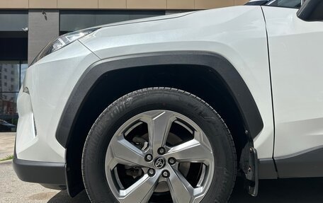 Toyota RAV4, 2021 год, 3 290 000 рублей, 21 фотография