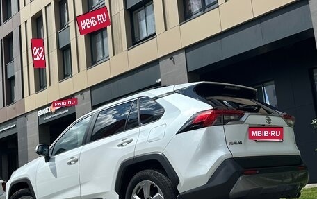 Toyota RAV4, 2021 год, 3 290 000 рублей, 3 фотография