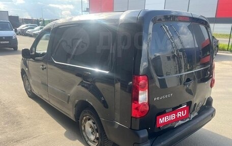 Peugeot Partner II рестайлинг 2, 2013 год, 650 000 рублей, 2 фотография