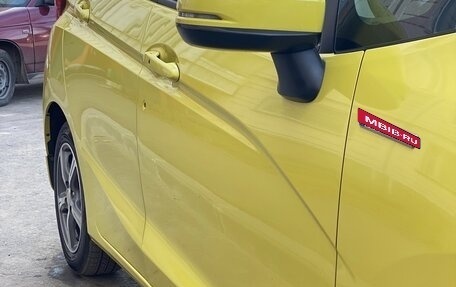 Honda Fit III, 2013 год, 900 000 рублей, 10 фотография
