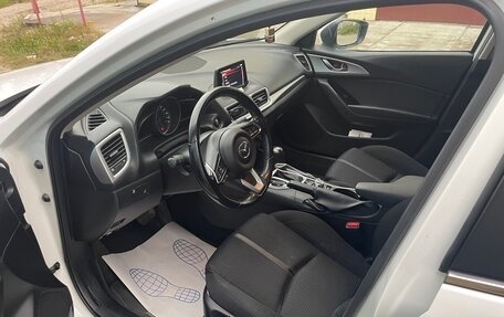 Mazda 3, 2018 год, 1 600 000 рублей, 12 фотография