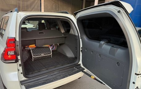 Toyota Land Cruiser Prado 150 рестайлинг 2, 2010 год, 4 100 000 рублей, 10 фотография