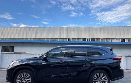 Toyota Highlander, 2022 год, 2 798 000 рублей, 4 фотография