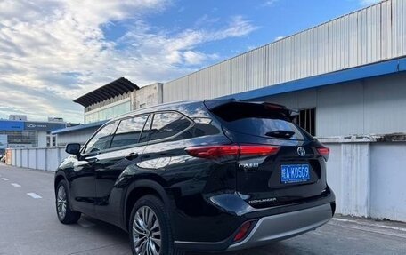 Toyota Highlander, 2022 год, 2 798 000 рублей, 3 фотография