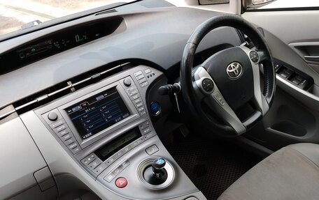 Toyota Prius, 2011 год, 1 100 000 рублей, 14 фотография