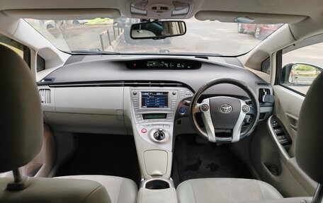 Toyota Prius, 2011 год, 1 100 000 рублей, 15 фотография