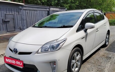 Toyota Prius, 2011 год, 1 100 000 рублей, 2 фотография