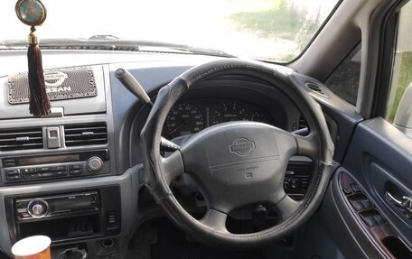 Nissan Presage I, 2000 год, 650 000 рублей, 3 фотография